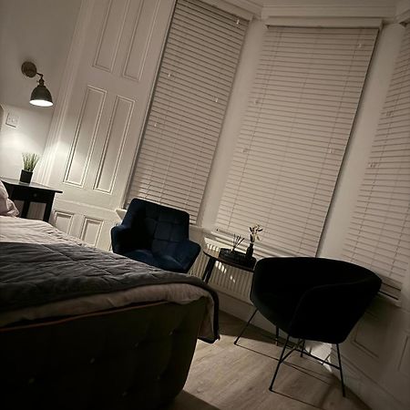 Seaside Studio Apartment Weston-super-Mare Luaran gambar