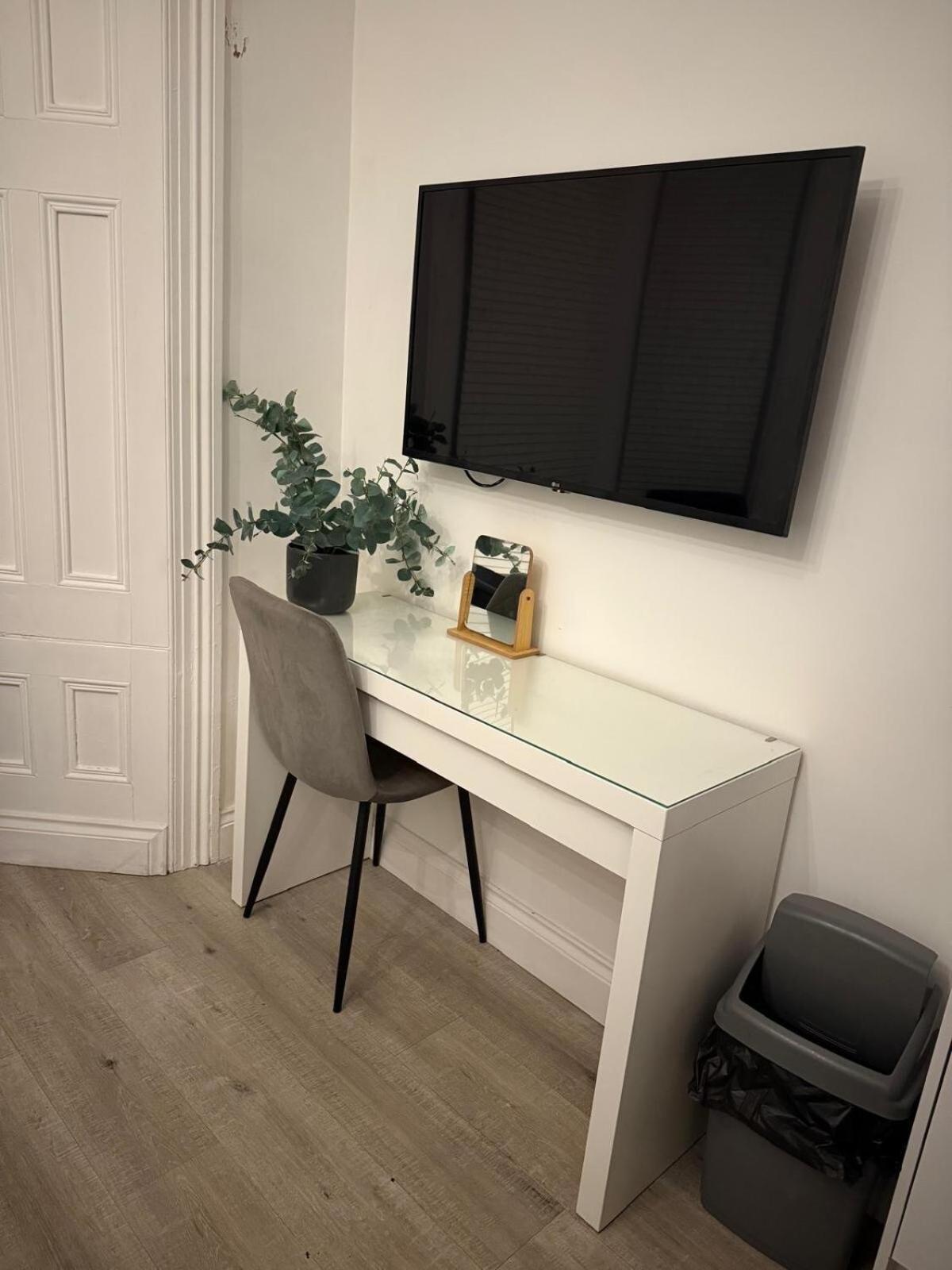 Seaside Studio Apartment Weston-super-Mare Luaran gambar
